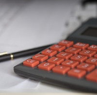 Daňové změny 2025: vyšší odvody pro OSVČ, nové limity pro investory